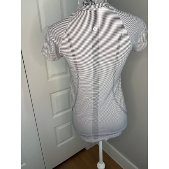 Lululemon - Swiftly Tech Short Sleeve 2.0 - Picture 5 of 7